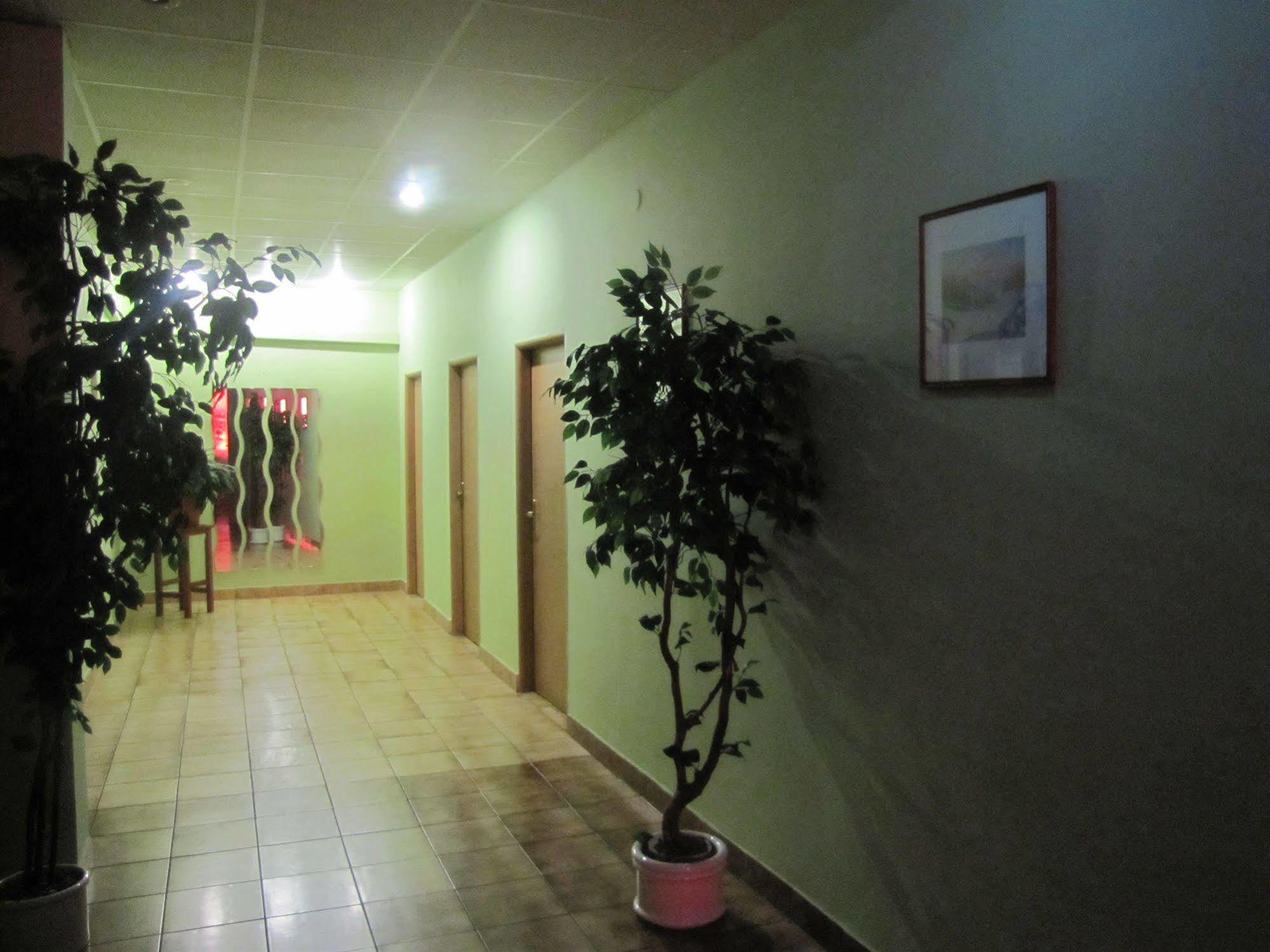 Hotel Hubert Nové Zámky Esterno foto